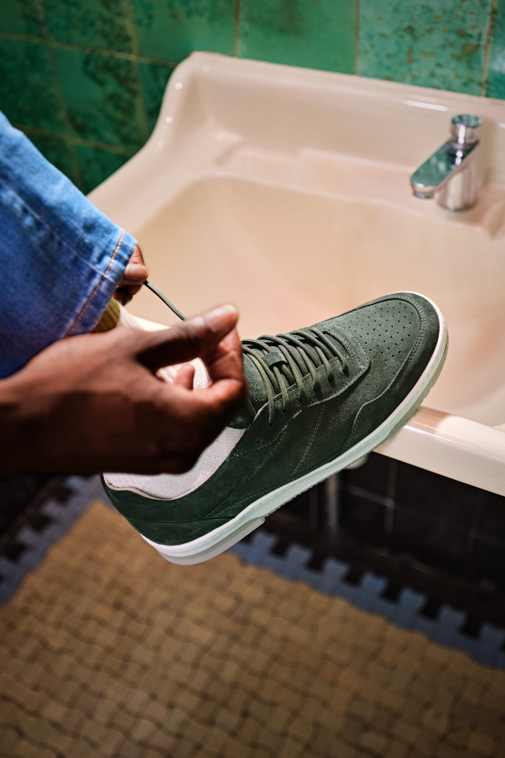 Lakes * The Suede Sneakers